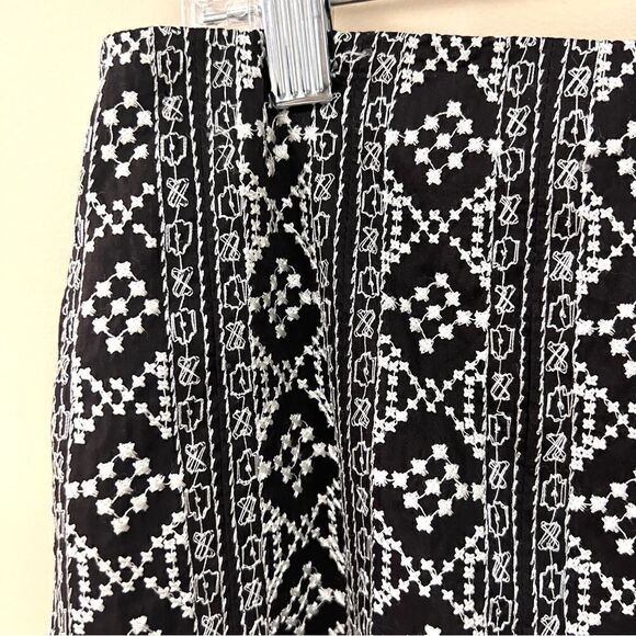 Ann Taylor brown embroidered a line skirt Sz 8 - Picture 2 of 6